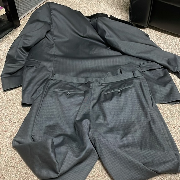 Samuelsohn performance gable suit - Picture 7 of 7